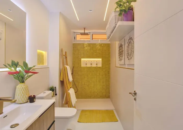 Apartment Luxurioeser Rueckzugsort Mit Direktem Meerzugang Und Pool By Interhome