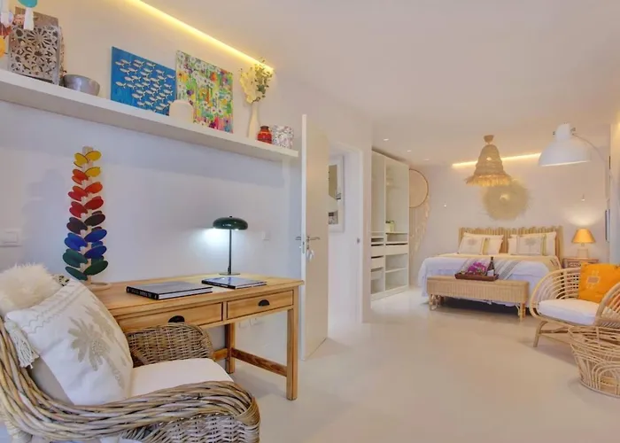 Luxurioeser Rueckzugsort Mit Direktem Meerzugang Und Pool By Interhome *