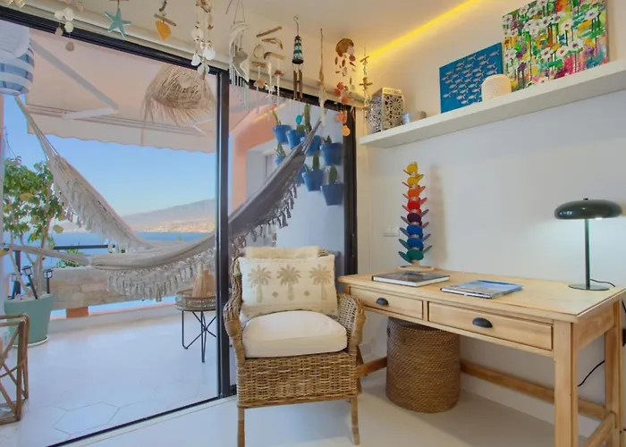 Luxurioeser Rueckzugsort Mit Direktem Meerzugang Und Pool By Interhome