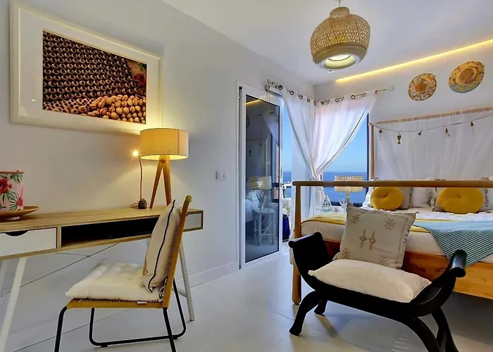 Apartment Luxurioeser Rueckzugsort Mit Direktem Meerzugang Und Pool By Interhome *